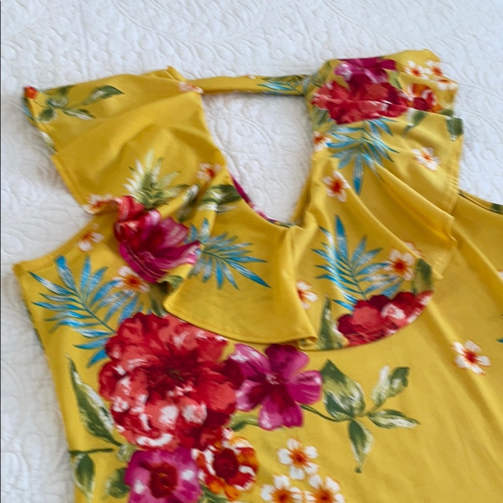 Yellow blouse with tropical flower print - Picture 3 of 4